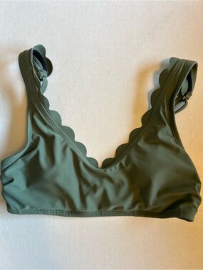 Cupshe Scalloped Edge Olive Green Bikini Top Size S